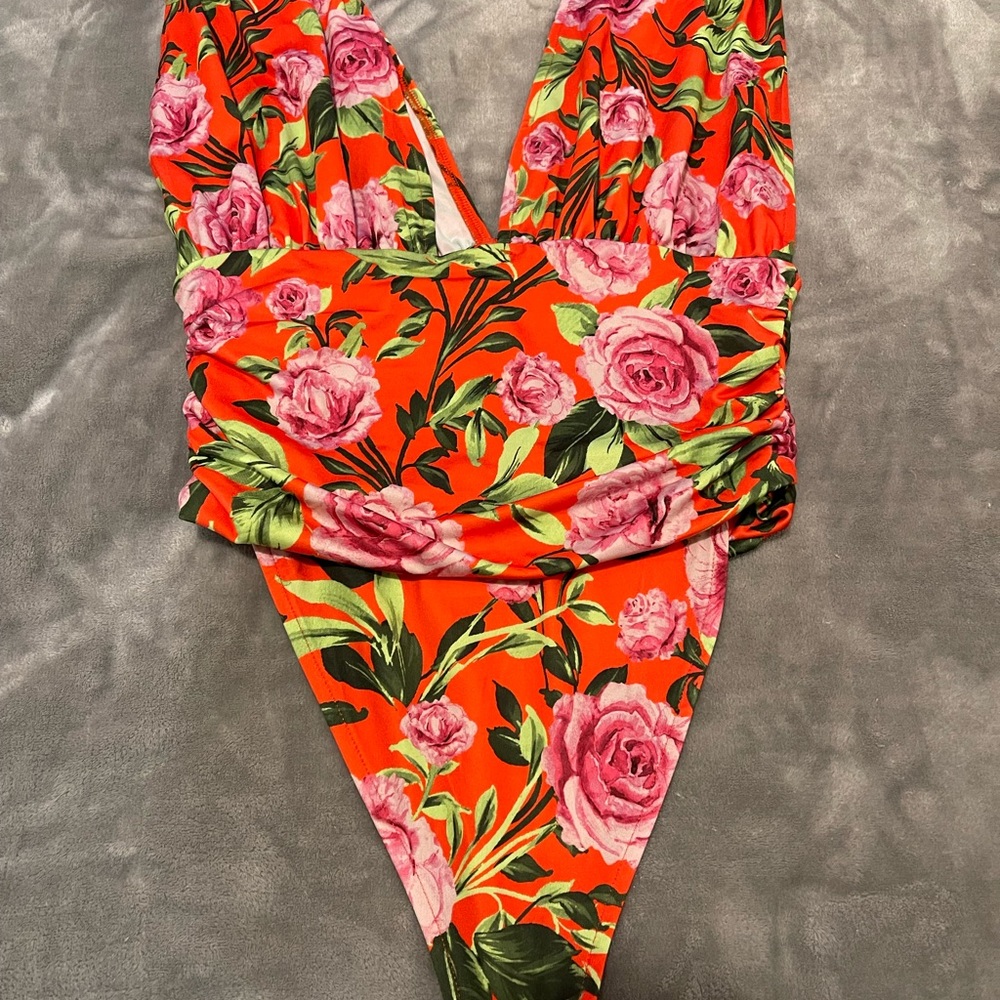 This is a nice Zara’s bodysuit. It is brand new never been worn very comfortable